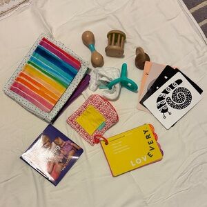 LOVEVERY - The Charmer Play Kit for Baby months 3-4